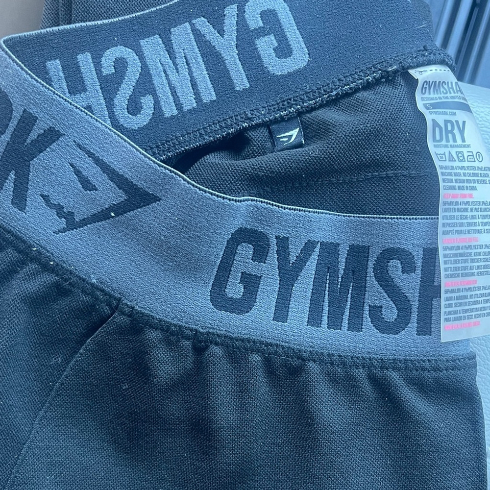 Gymshark Dry Charcoal and Black Leggings | EUC | Sz S - Picture 3 of 3